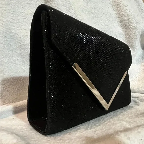 Clutch - Picture 3 of 7